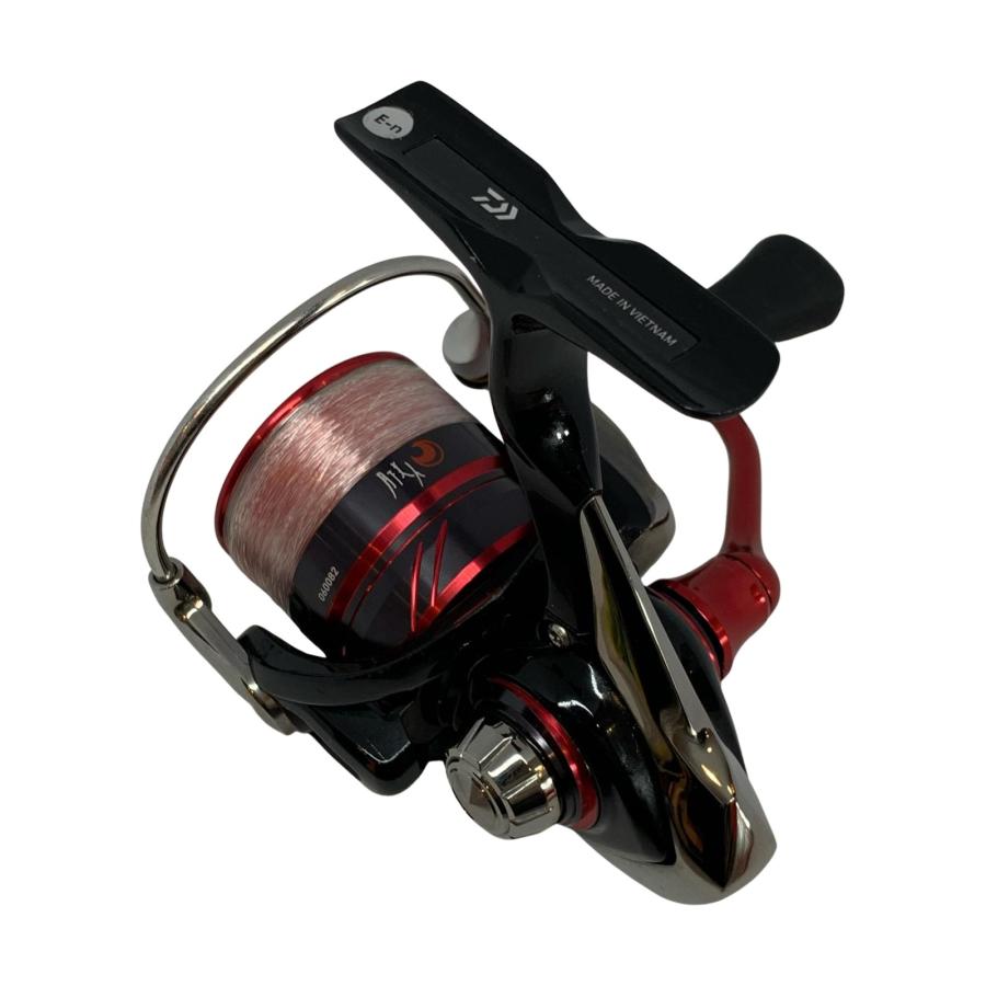 ττ DAIWA ダイワ スピニングリール 美品 18月下美人 MX LT2000S 060082