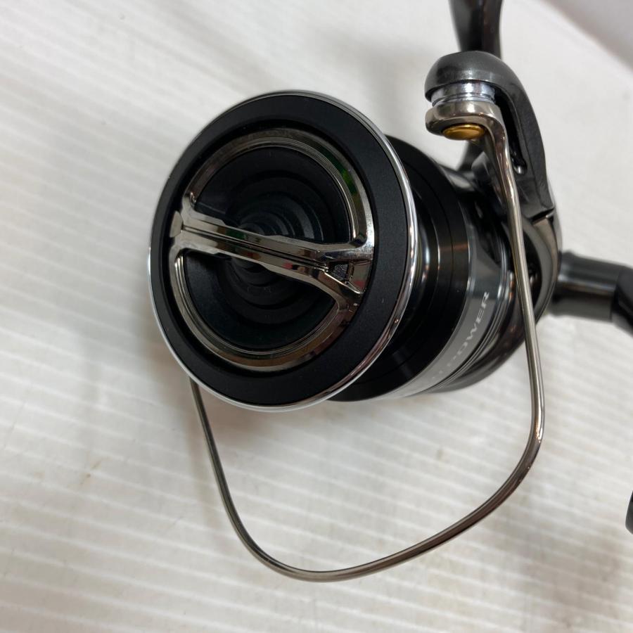 ττ SHIMANO シマノ スピニングリール  美品  24ツインパワー 4000XG 046871 目立った傷や汚れなし_4