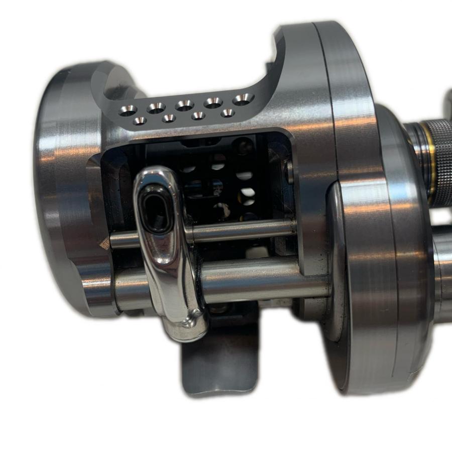 シマノカルカッタコンクエスト　17BFS HG 美品箱付き　中古 SHIMANO シマノ ベイトリール 美品 箱付 17カルカッタコンクエスト BES