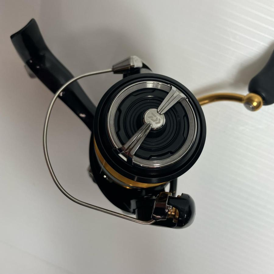 DAIWA ダイワ スピニングリール 23レガリス LT2000S-XH 162640 やや傷や汚れあり