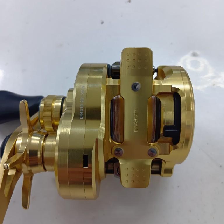 SHIMANO シマノ 044419 釣り用品 リール 両軸リール 22カルカッタコン