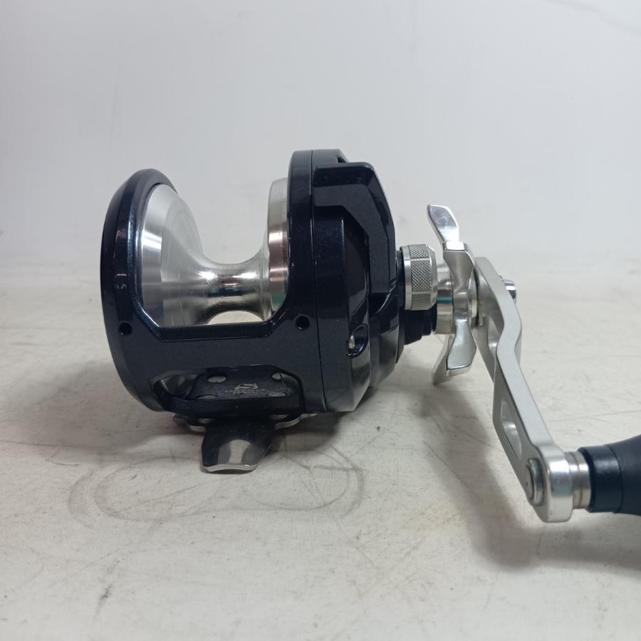 SHIMANO シマノ 04220 釣り用品 リール ベイトリール 20トリウム 2000HG キズ有 程度B SHIMANO シマノ 04220 釣り用品 リール ベイトリール 20トリウム