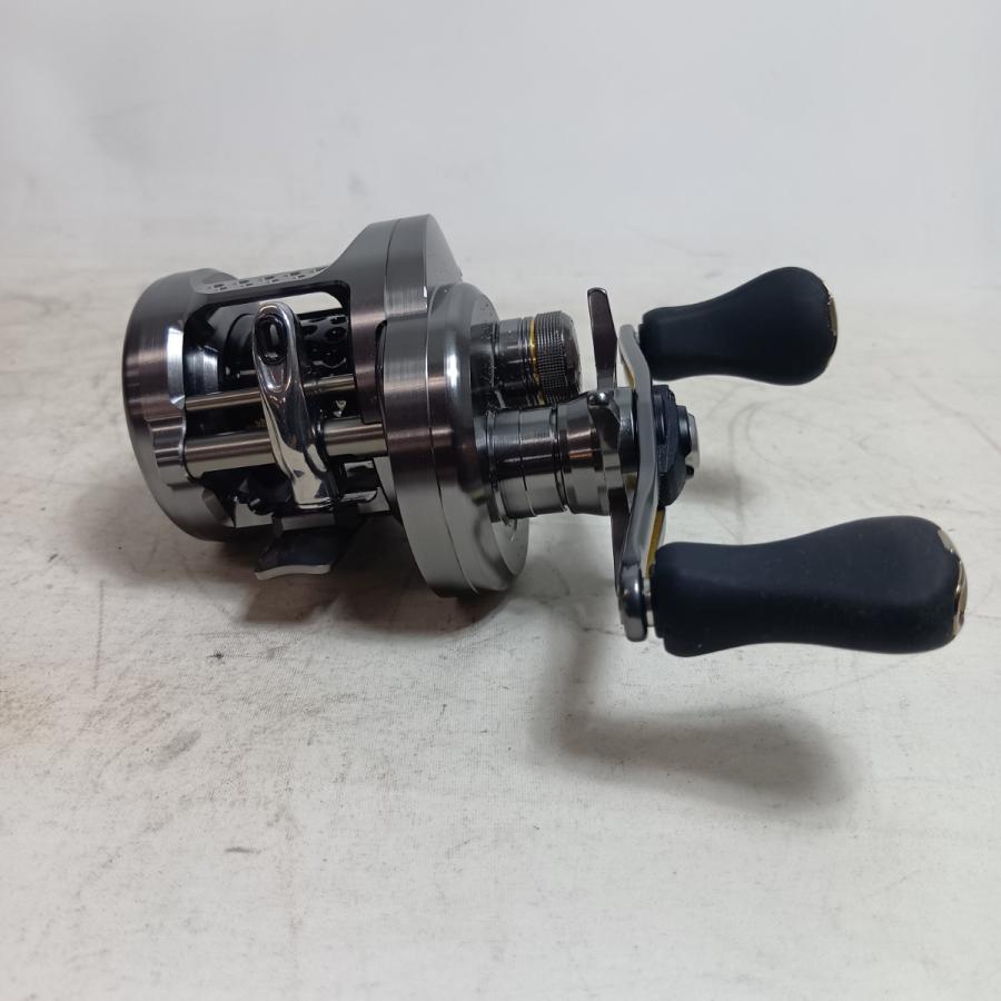 SHIMANO シマノ 03676 釣り用品 リール ベイトリール 17カルカッタコン