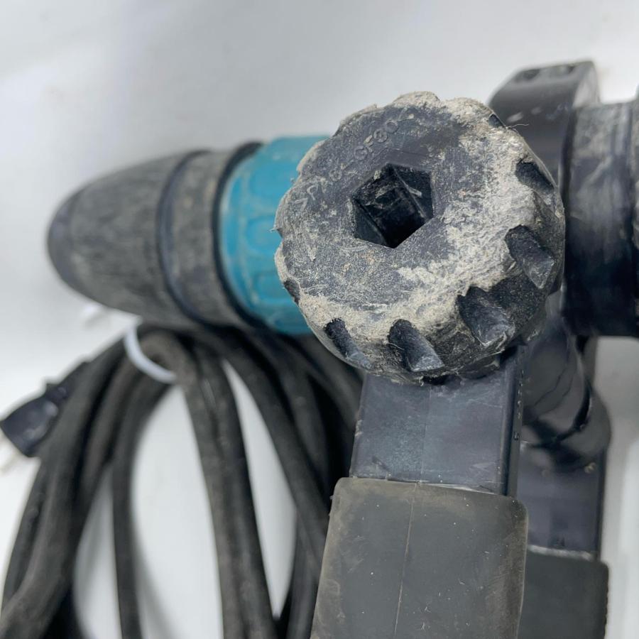 MAKITA マキタ ハンマドリル  HM1111C ケース付 コード式 100v 2426 中古消耗品付 MAKITA マキタ ハンマドリル HM1111C ケース付 コード式 100v 2426