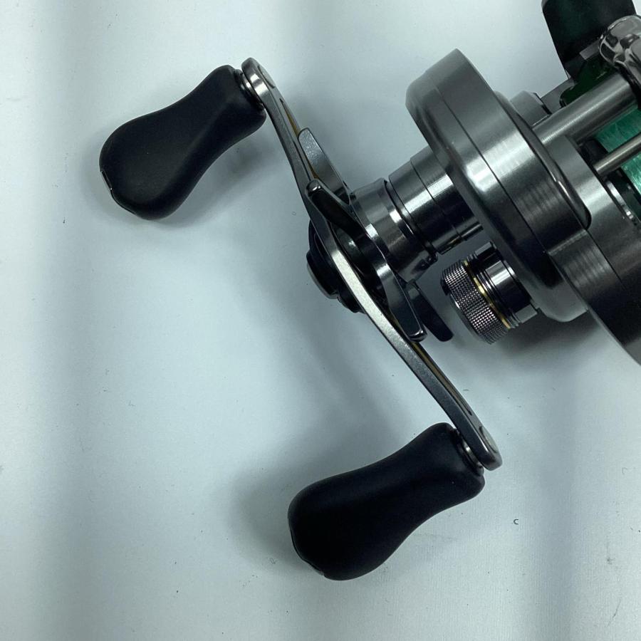 SHIMANO シマノ 17カルカッタ コンクエストBFS HG 03676 やや傷や汚れ