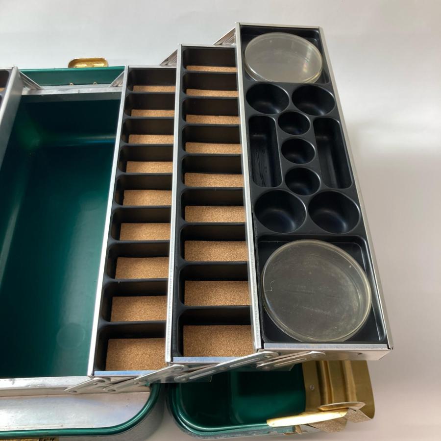 UMCO アムコ タックルボックス グリーン 本体のみ 傷や汚れあり