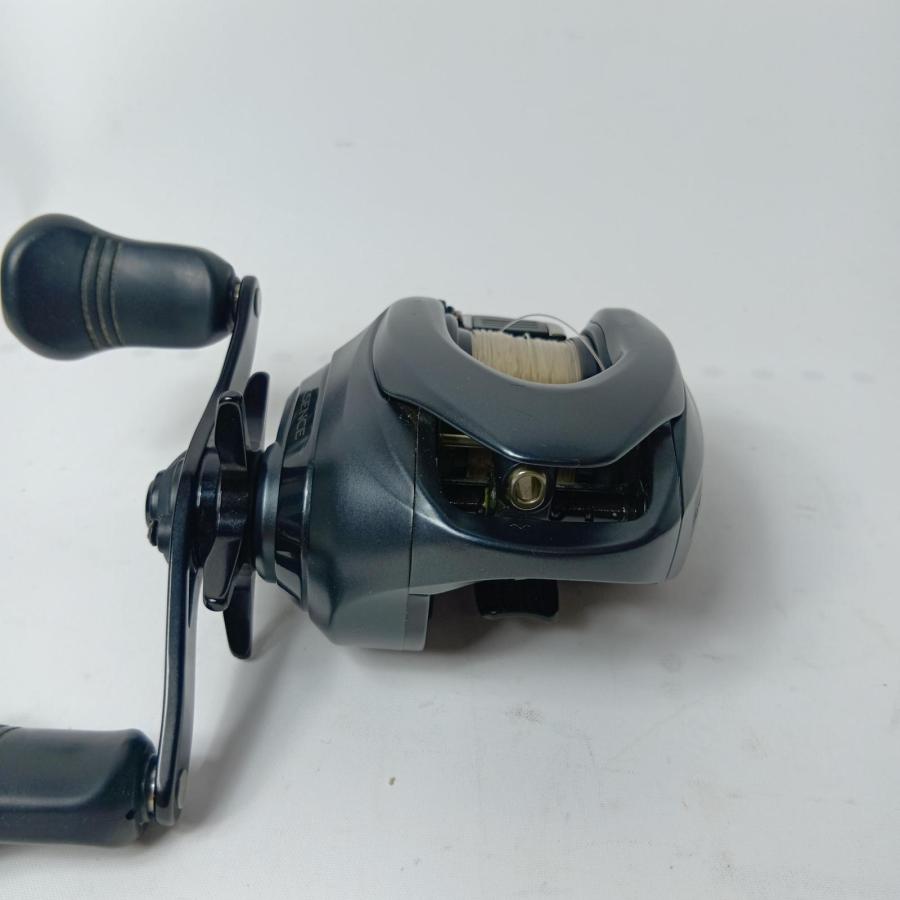 SHIMANO シマノ ベイトリール 03735 17エクスセンスDC XG RH 傷や汚れありの画像