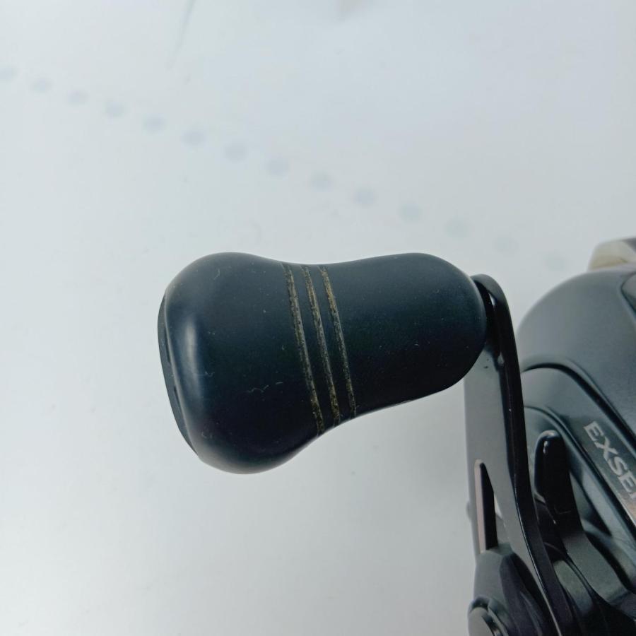 SHIMANO シマノ ベイトリール 03735 17エクスセンスDC XG RH 傷や汚れありの画像