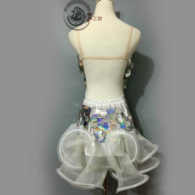 社交ダンスドレス 社交ダンス 衣装 モダンドレス 大きい裾 社交ダンス競技用のドレス ダンスウエア 練習服 競技着 演出用 衣装 社交ダンス 社交ダンスドレス 豪華 開場ドレス ワンピース