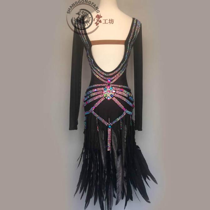 社交ダンスドレス 社交ダンス 衣装 モダンドレス 大きい裾 社交ダンス競技用のドレス ダンスウエア 練習服 競技着 演出用     商品情報    ご入金確認後、メーカー取り寄せの為、15-20営業日以内（土日祝除く）に発送、発送