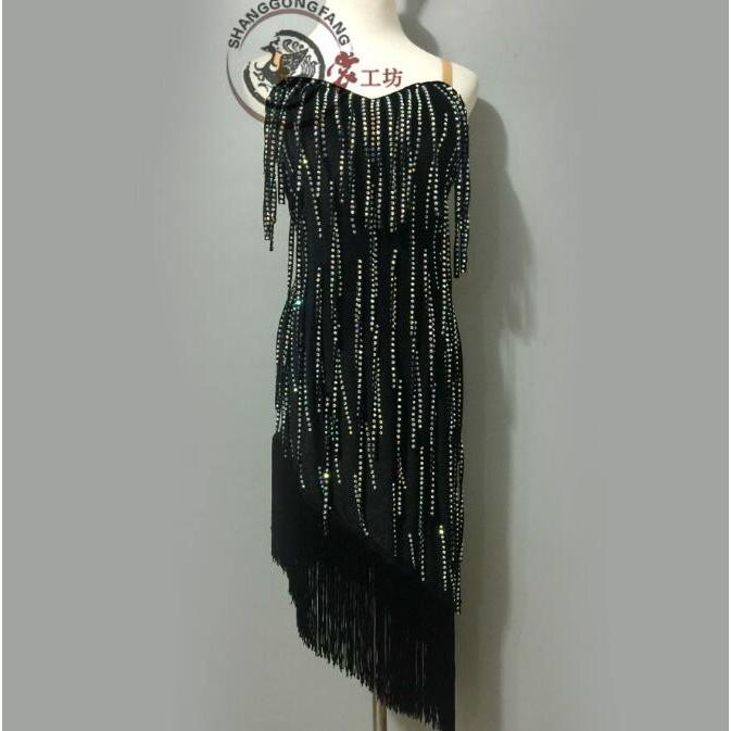 社交ダンスドレス 社交ダンス 衣装 モダンドレス 大きい裾 社交ダンス競技用のドレス ダンスウエア 練習服 競技着 演出用