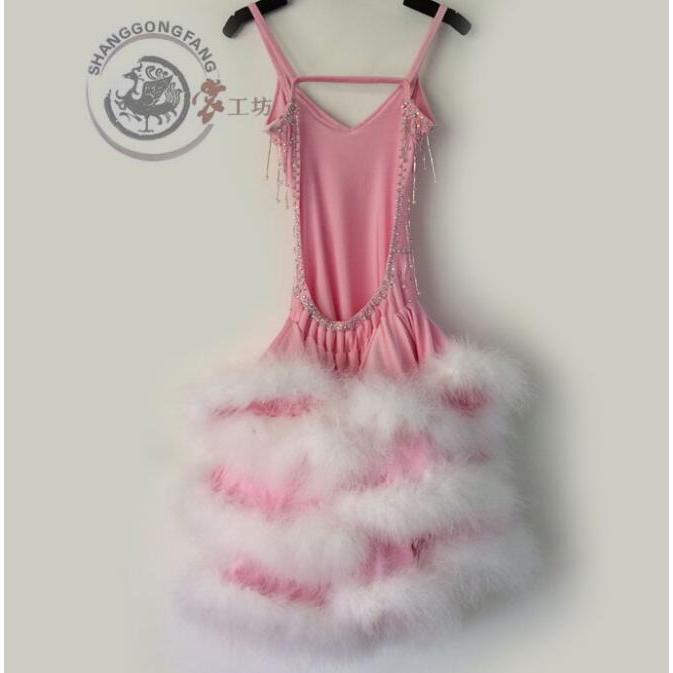 社交ダンスドレス 社交ダンス 衣装 モダンドレス 大きい裾 社交ダンス競技用のドレス ダンスウエア 練習服 競技着 演出用 衣装 社交ダンス 社交ダンスドレス 豪華 開場ドレス ワンピース