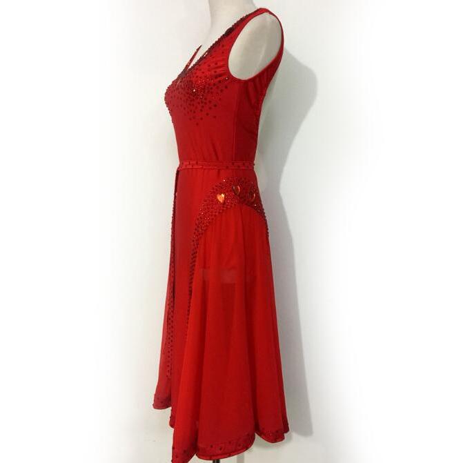 社交ダンスドレス 社交ダンス 衣装 モダンドレス 大きい裾 社交ダンス競技用のドレス ダンスウエア 練習服 競技着 演出用 衣装 社交ダンス 社交ダンスドレス 豪華 開場ドレス ワンピース