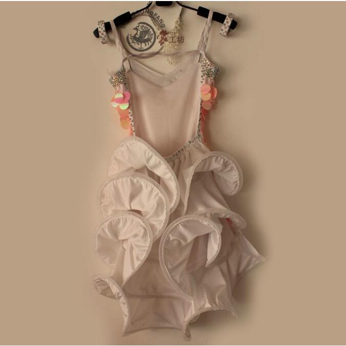 社交ダンスドレス 社交ダンス 衣装 モダンドレス 大きい裾 社交ダンス競技用のドレス ダンスウエア 練習服 競技着 演出用 衣装 社交ダンス 社交ダンスドレス 豪華 開場ドレス ワンピース B1136142471(10465円)