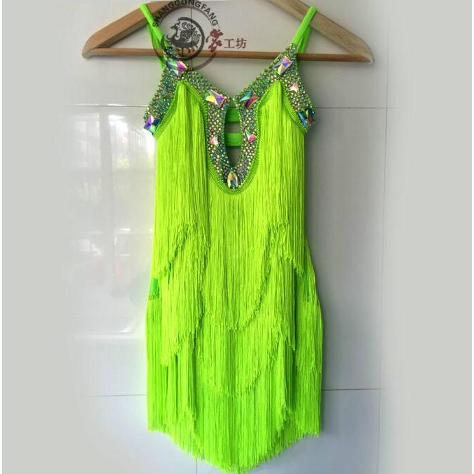 社交ダンスドレス 社交ダンス 衣装 モダンドレス 大きい裾 社交ダンス競技用のドレス ダンスウエア 練習服 競技着 演出用(10647円)