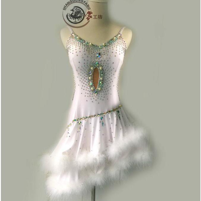 社交ダンスドレス 社交ダンス 衣装 モダンドレス 大きい裾 社交ダンス競技用のドレス ダンスウエア 練習服 競技着 演出用(11785円)