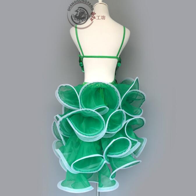 社交ダンスドレス 社交ダンス 衣装 モダンドレス 大きい裾 社交ダンス競技用のドレス ダンスウエア 練習服 競技着 演出用 衣装 社交ダンス 社交ダンスドレス 豪華 開場ドレス ワンピース