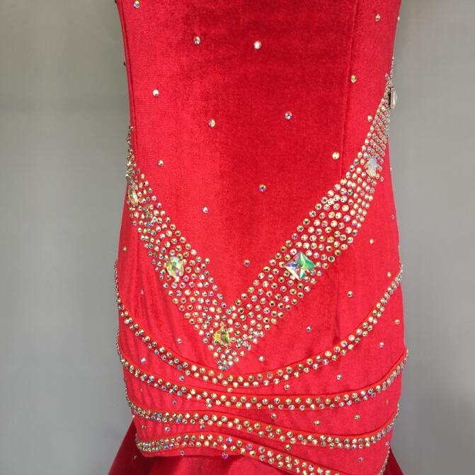 社交ダンスドレス 社交ダンス 衣装 モダンドレス 大きい裾 社交ダンス競技用のドレス ダンスウエア 練習服 競技着 演出用 衣装 社交ダンス 社交ダンスドレス 豪華 開場ドレス ワンピース