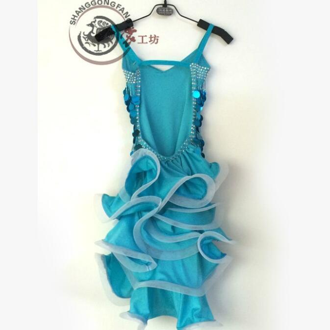 社交ダンスドレス 社交ダンス 衣装 モダンドレス 大きい裾 社交ダンス競技用のドレス ダンスウエア 練習服 競技着 演出用 社交ダンス 競技着 演出用 衣装 社交ダンス競技用のドレス モダンドレス 大きい裾 社交ダンスドレス ダンスウエア 練習服 E1136036732(10465円)