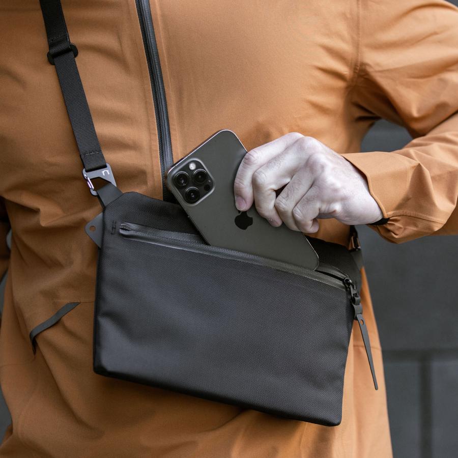 BLACK EMBER（ブラックエンバー） バッグ ショルダーバッグ サコッシュ