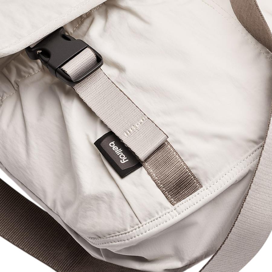 Bellroy ベルロイ バッグ メッセンジャーバッグ ショルダーバッグ メンズ レディース 大容量 斜めがけ 軽量 耐水 ホワイト 白 BHMB-OAT-243 | Bellroy | 03