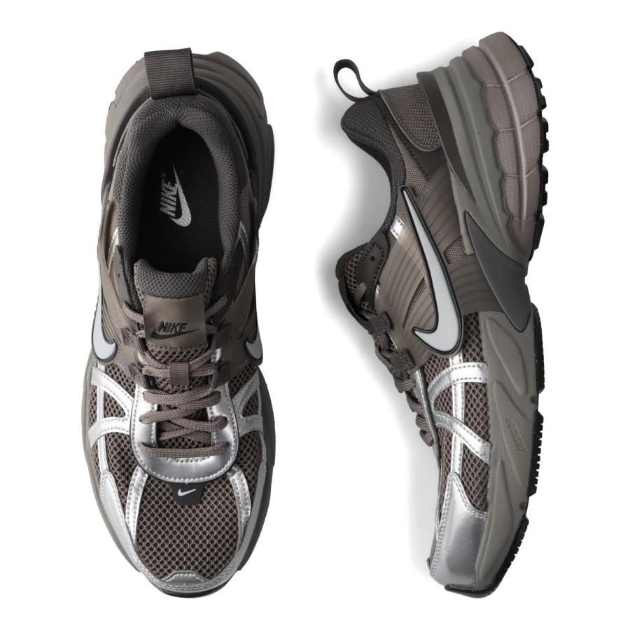 【美品】NIKE V2K RUN 24cm メタリックブラウン 美品】NIKE V2K RUN 24cm メタリックブラウン セール】NIKE