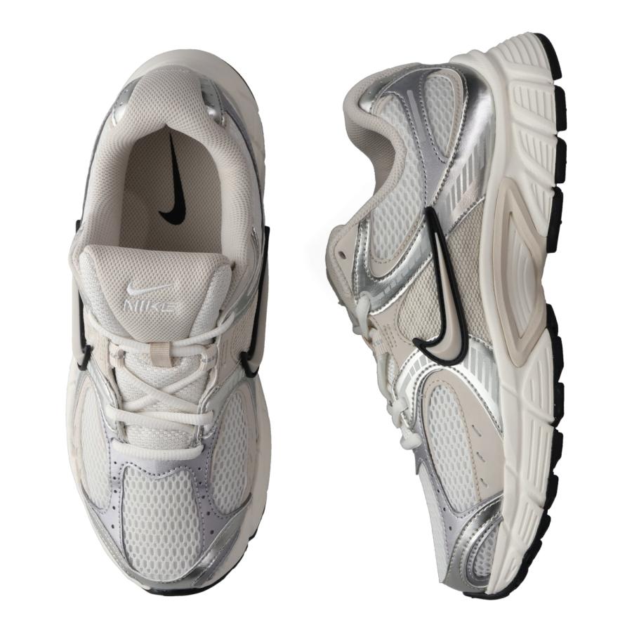 週末限定価格⭐︎NIKE ウィメンズV5 RNR HQ7901-104 24.5㌢ NIKE（ナイキ） ウィメンズ V5 ランナー スニーカー メンズ レディース
