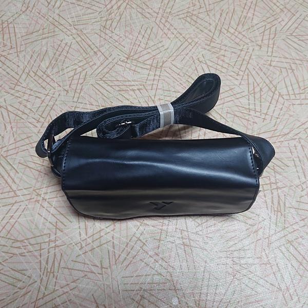 女性用 レディース 肩掛けバッグ ボディバッグ 斜めがけ おしゃれ 光沢 黒 鞄 軽量 小さめ 旅行 アウトドア お出かけ ショルダーバッグ 返品可能 |  | 05