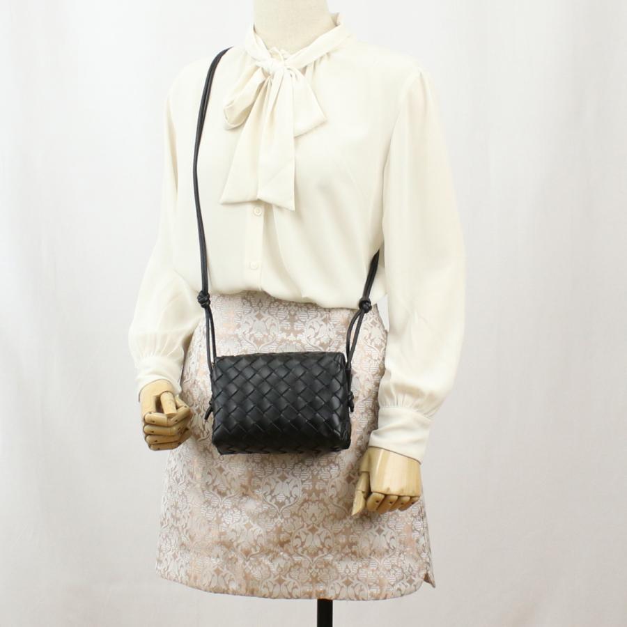 BOTTEGA VENETA（ボッテガ・ヴェネタ） 斜め掛け ショルダーバッグ
