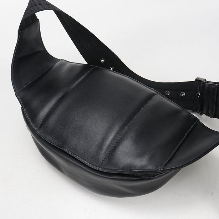 BOTTEGA ボッテガヴェネタ イントレチャート ブラック ボディバッグ BOTTEGA VENETA（ボッテガ・ヴェネタ） 中古美品 ボディバッグ ベルト