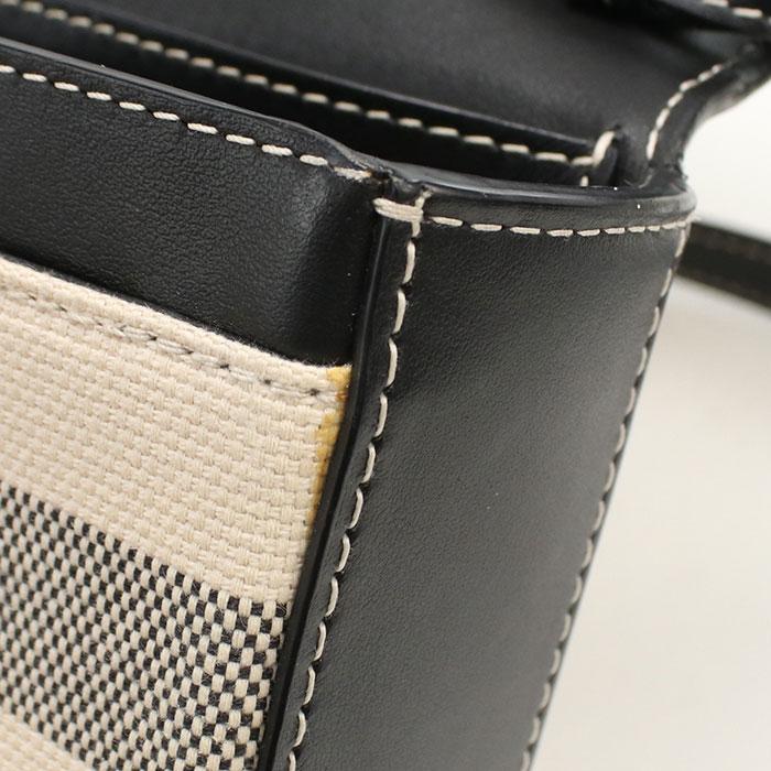 BURBERRY（バーバリー） 中古良品 斜め掛け ショルダーバッグ ノバ