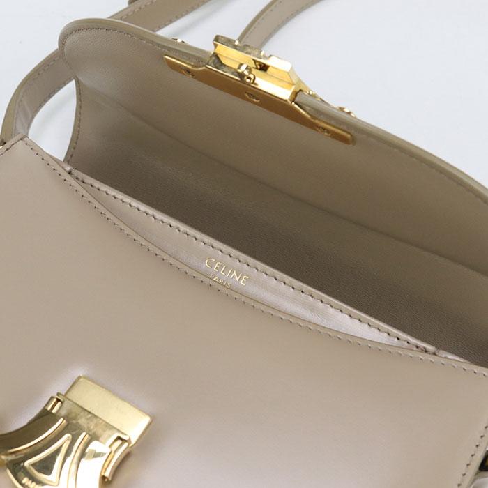 CELINE（セリーヌ） 中古良品 斜め掛け ショルダーバッグ トリオンフ