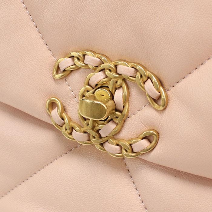 CHANEL（シャネル） 中古良品 チェーンショルダーバッグ シャネル19