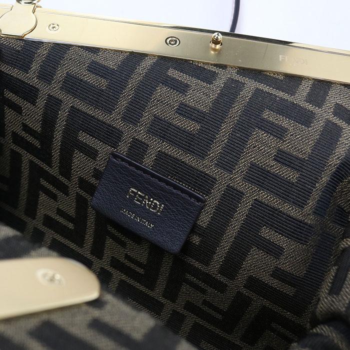 FENDI（フェンディ） 中古良品 ショルダーバッグ 8BP129 ファースト