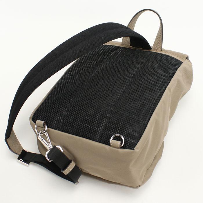 中古良品FENDI フェンディ リュック 7VZ067 バックパック レディース ベージュ FENDI（フェンディ） 中古良品 リュック 7VZ067 バックパック