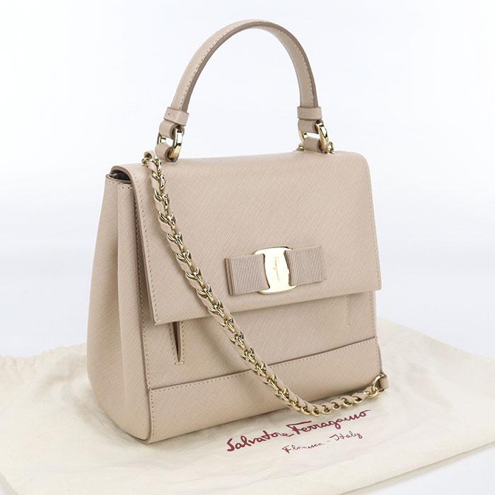 中古良品FERRAGAMO フェラガモ ハンドバッグ 21 F570 2WAY ヴァラ リボン レディース ベージュ 中古良品 FERRAGAMO フェラガモ ハンドバッグ 21 F570 2WAY ヴァラ