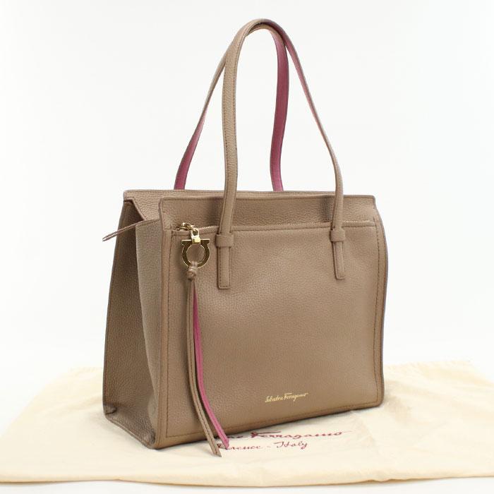 フェラガモ エイミー　ブラウンレザー トートバッグ フェラガモ エイミーブラウンレザー トートバッグ