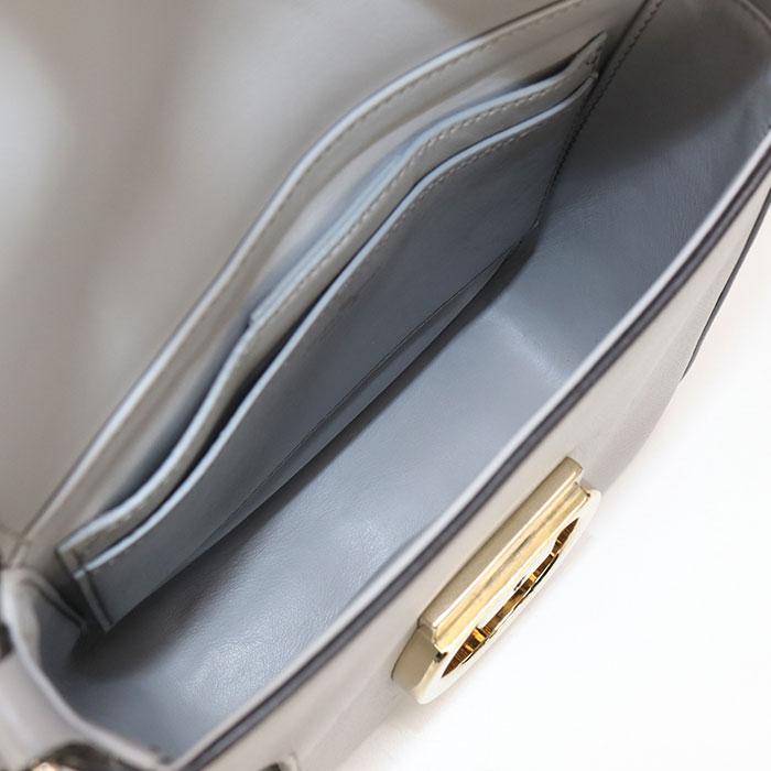 中古良品FERRAGAMO フェラガモ 斜め掛け ショルダーバッグ 21 H004 ガンチーニ レディース グレー 中古良品 FERRAGAMO フェラガモ 斜め掛け ショルダーバッグ 21 H004