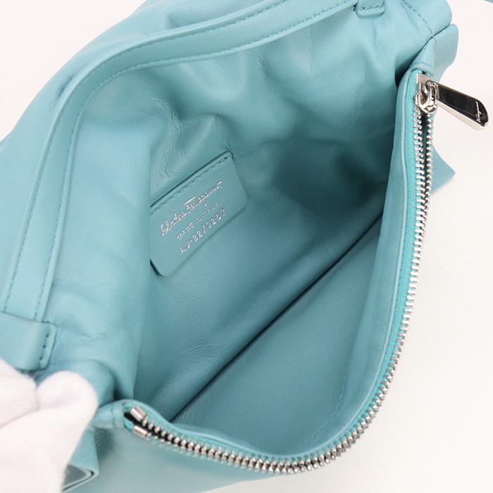 FERRAGAMO（フェラガモ） 中古良品 斜め掛け ショルダーバッグ 22 0287