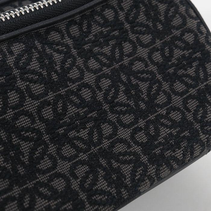 LOEWE（ロエベ） 中古良品 斜め掛け ショルダーバッグ カメラバッグ