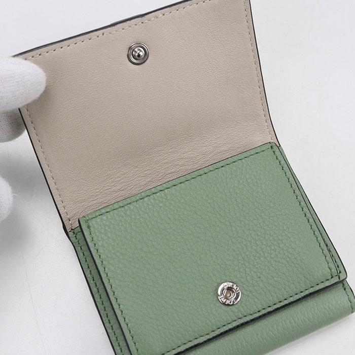 希少✨ロエベ 三つ折り財布 リピート アナグラム ロゴ型押し レザー グリーン LOEWE（ロエベ） 中古 三つ折り財布 三折財布 レディース ブランド