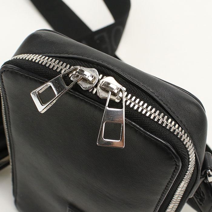 LOEWE（ロエベ） 中古良品 斜め掛け ショルダーバッグ C565S59X01