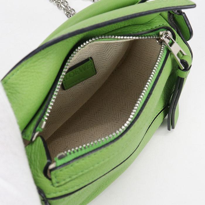 中古美品LOEWE ロエベ ショルダーバッグ パズルバッグ ナノ 2WAY レディース グリーン LOEWE（ロエベ） 中古美品 ショルダーバッグ パズルバッグ ナノ 2WAY