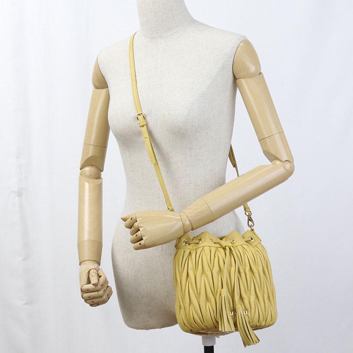 miu miu（ミュウミュウ） 中古良品 MIUMIU(OUTLET) アウトレット 斜め