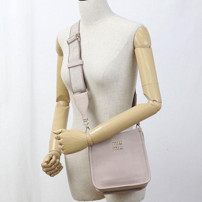 miu miu（ミュウミュウ） 中古良品 MIUMIU(OUTLET) アウトレット 斜め