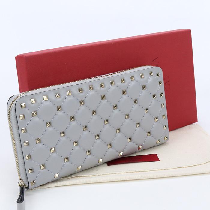中古良品VALENTINO ロックスタッズ ジップウォレット 長財布 ランク：A 