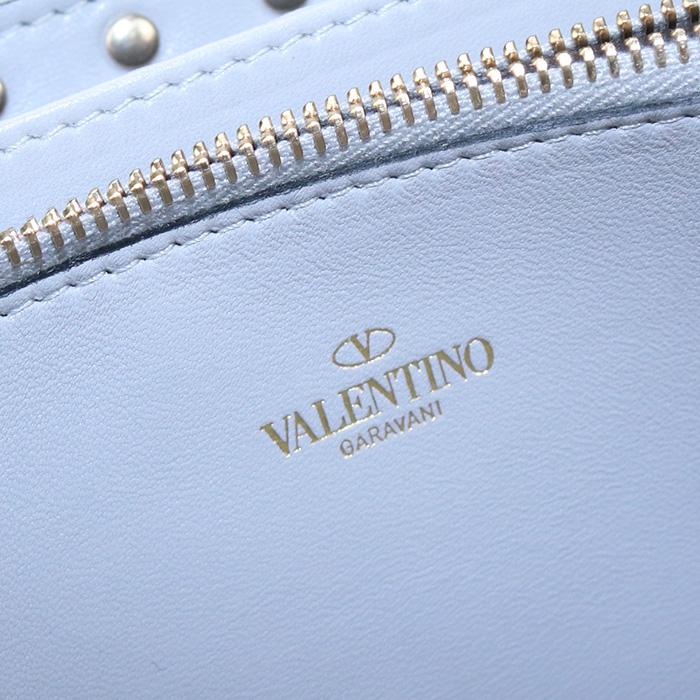 VALENTINO 中古良品VALENTINO ロックスタッズ ジップウォレット 長財布  