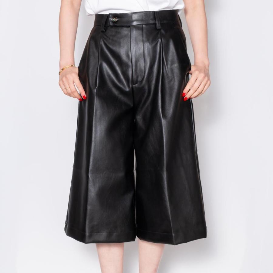 ブラック 合成皮革 ワイドレッグキュロット ブラック 合成皮革 ワイドレッグキュロット
