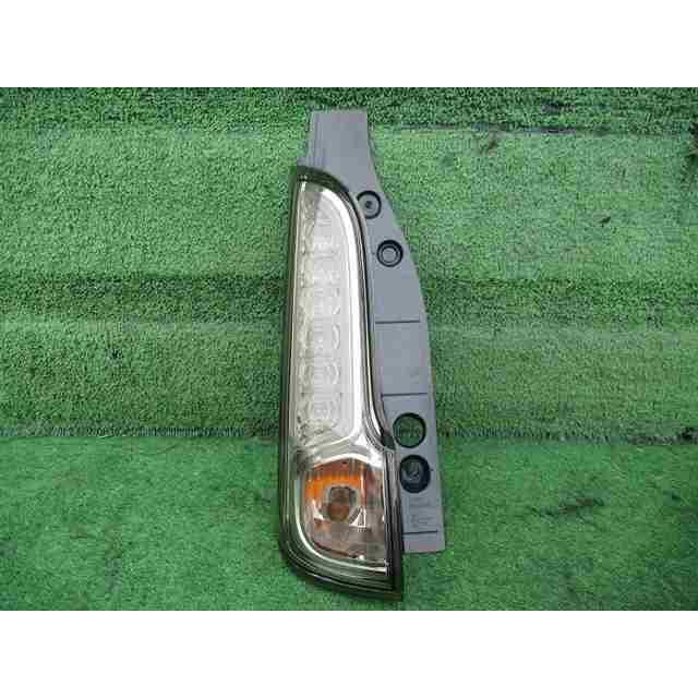 スペーシア 5AA-MK94S 右テールランプ 35650-53U00 061147 スペーシア 