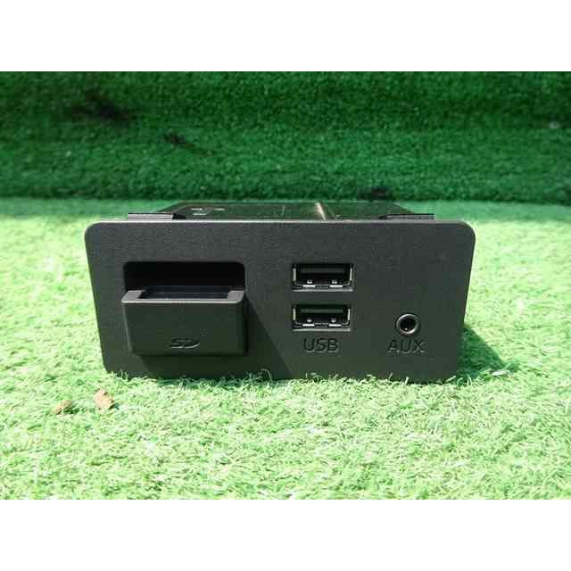 マツダ CX−5 USB AUX付パネル H28 KE2AW D09H-669U0 : ビッグ大里